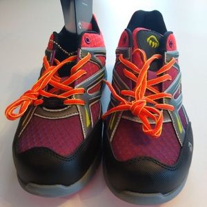 Composite toe safety shoe